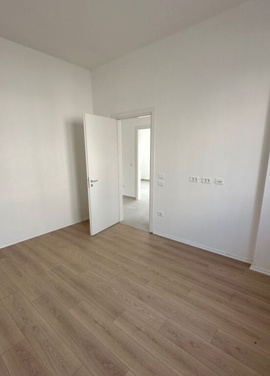🏡 VILLA DI LUSSO SU 3 PIANI – COLLINA VERDE, VICINO A TEG ✨
