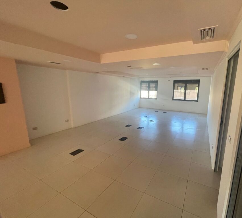 🏢 Commercial unit for rent opposite Delijorgji