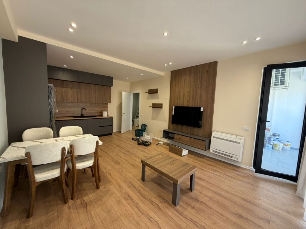 🏡 In affitto 1+1 + 🅿️ – Astir, Complesso Urban Gate💶 53.000 lek/mese