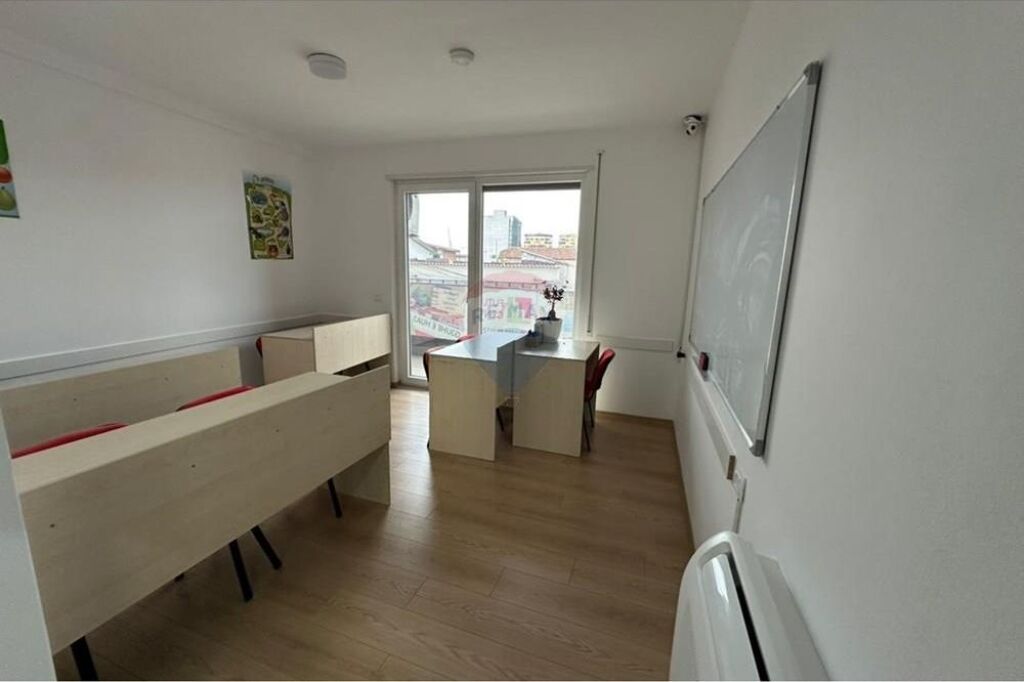 Apartment 3+1+2 for Sale at Bulevardi i Ri