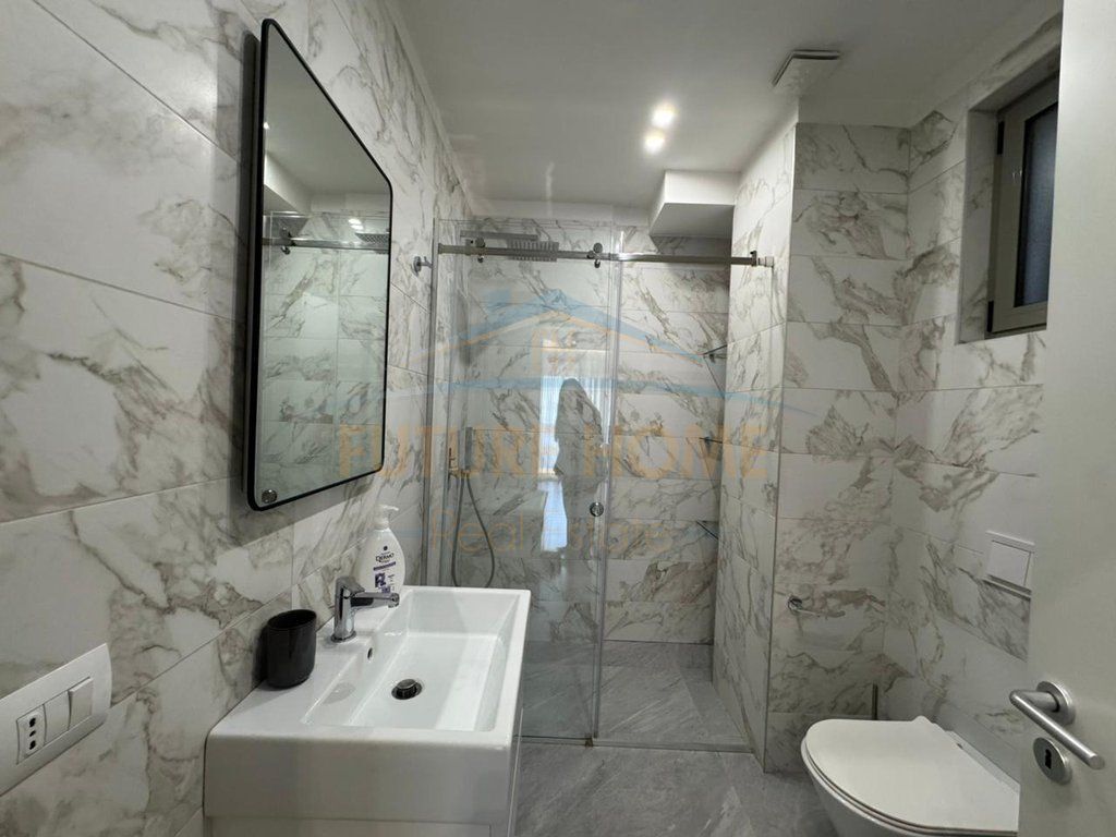 Affitto, Appartamento 2+1+2+Posto Auto, Bllok, Tirana