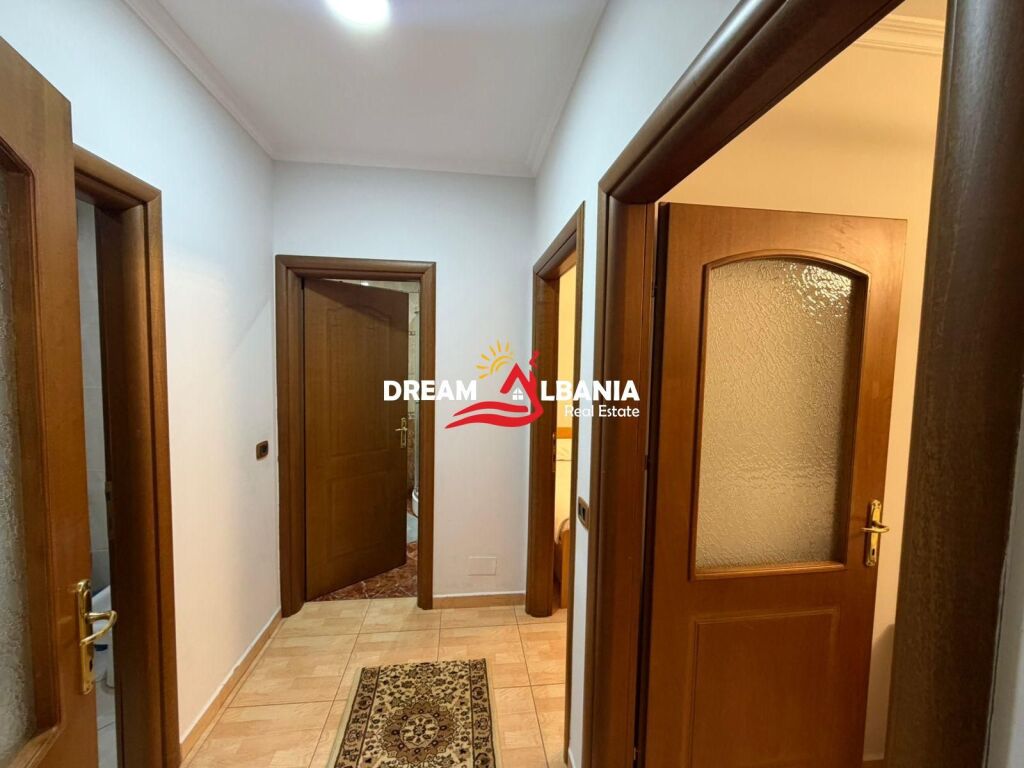 Jepet me qera apartament 2+1+2 tek 21 Dhjetori prane Joenes (ID 42215521)