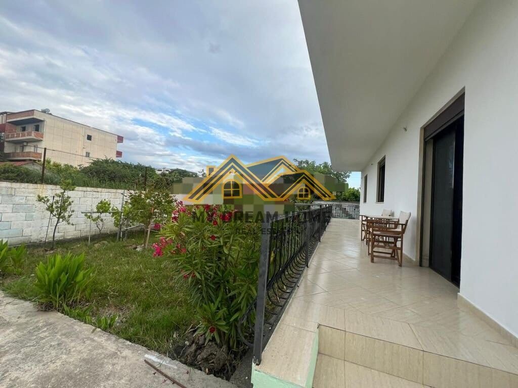 VENDESI PRIVATO IN VENDITA A ISH KENETE DURRES!
