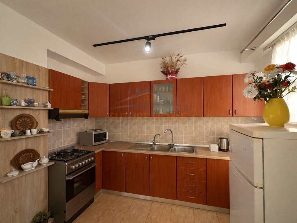 Qera, Apartament 2+1, Laprake