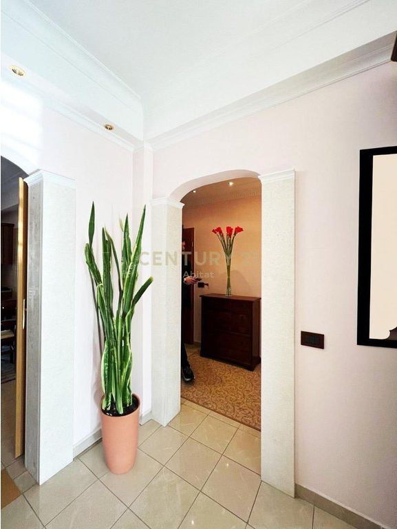 Ish-Blloku: APARTMENT 2+1+2 FOR RENT