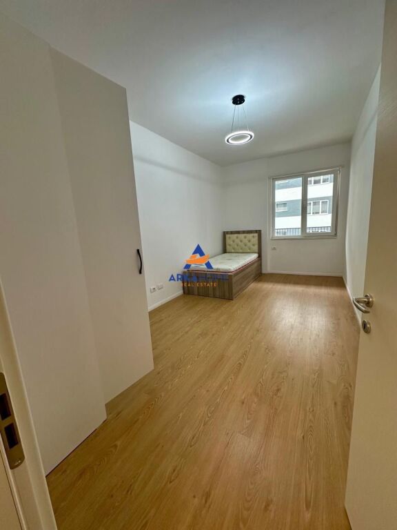 JEPET ME QERA APARTAMENT 2+1+BALLKONE "UNIVERS CITY, QTU" 500 EURO