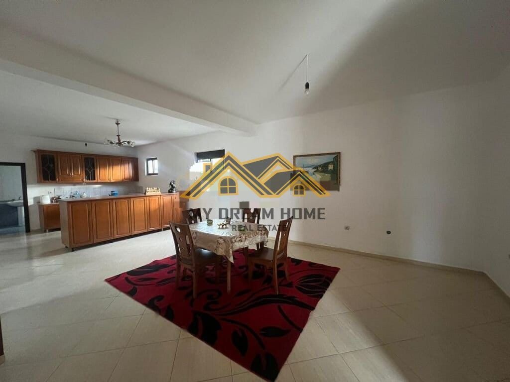 VENDESI PRIVATO IN VENDITA A ISH KENETE DURRES!
