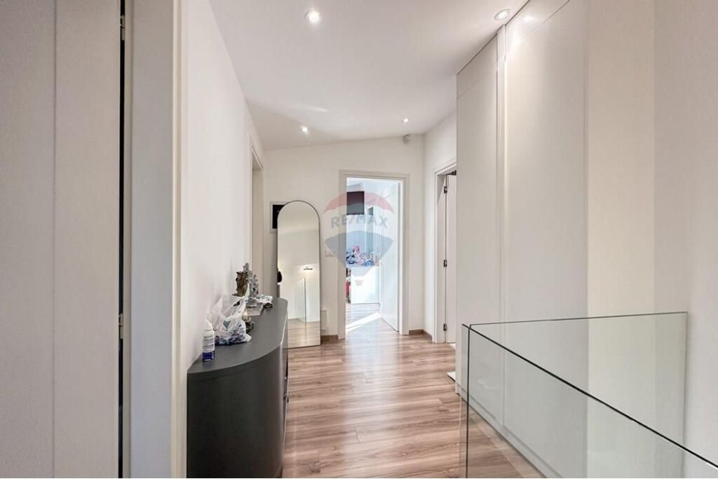 Luxury Villa for rent at Long Hill !