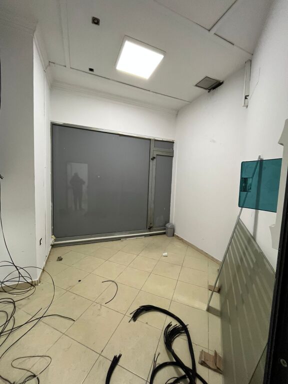 Locale in Affitto per Uffici / Cliniche – Via Kavajës