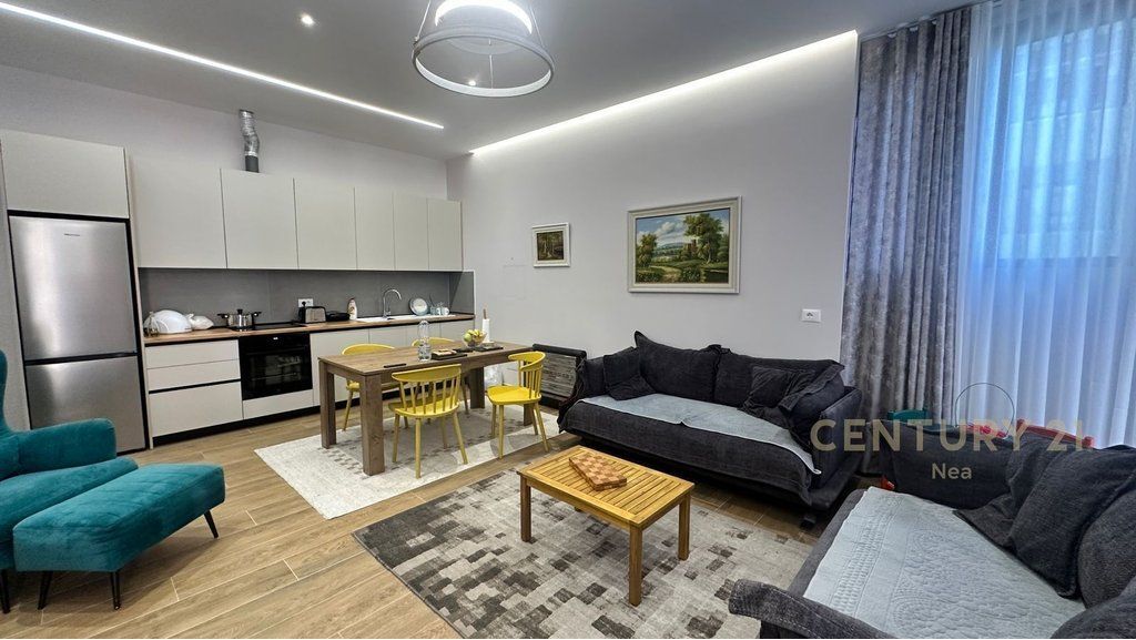 Apartament 2+1+2 me qira tek Kopshti Botanik!