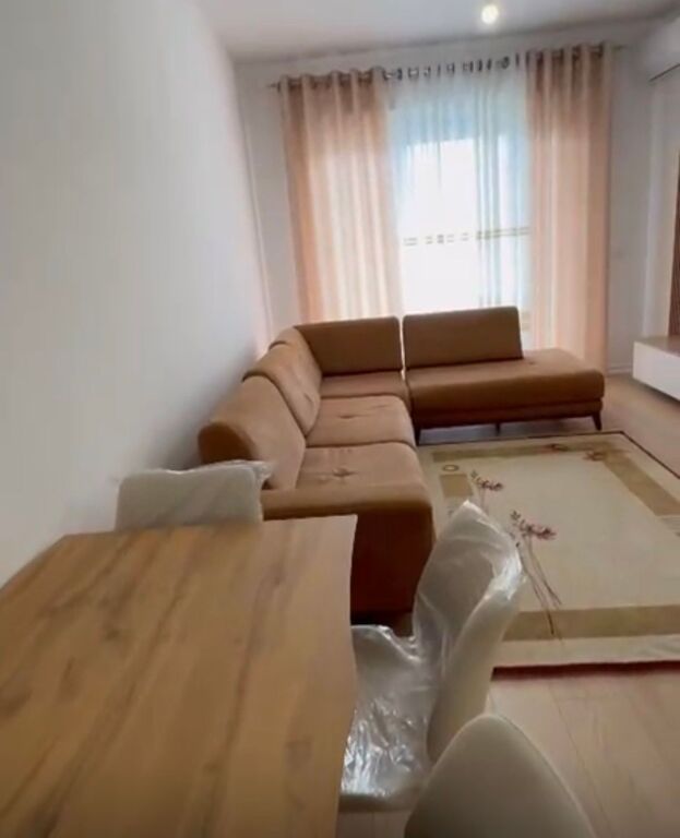 Apartament 2+1 me qira tek 5 Maji