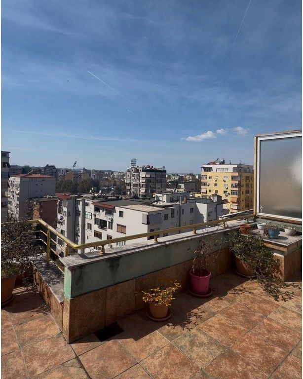 Sheshi Willson, Shesim Apartament 2+1 Me Verande