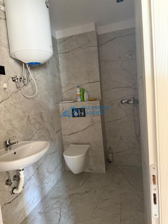 Appartamento 1+1 a Qerret