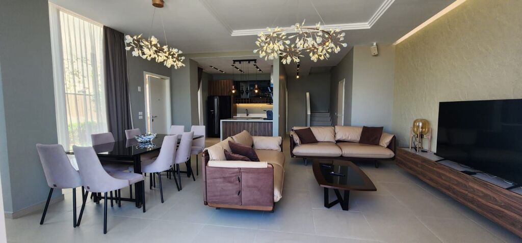 LUXURY VILLA AT 📍 GREEN COAST 1
