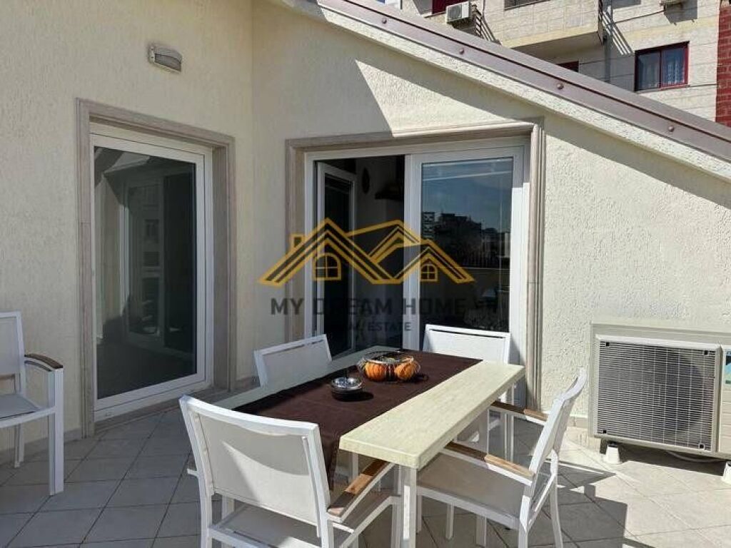 VILLA DI 4 PIANI IN VENDITA NEL CENTRO DI DURRËS VICINO AL TRIBUNALE !