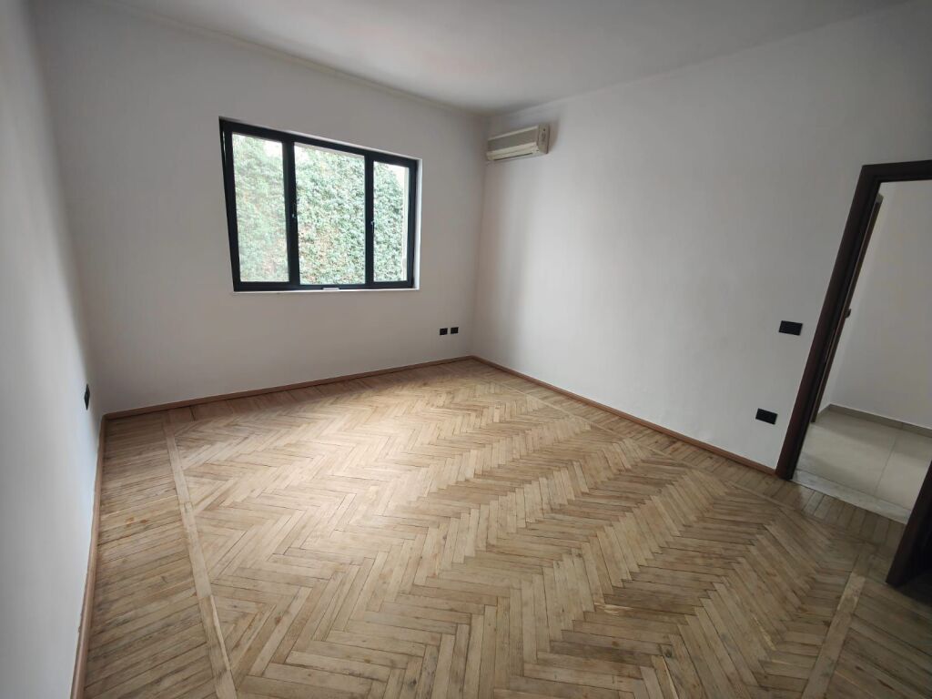 ZYRE ME QIRA NE BLLOK 900 EURO
