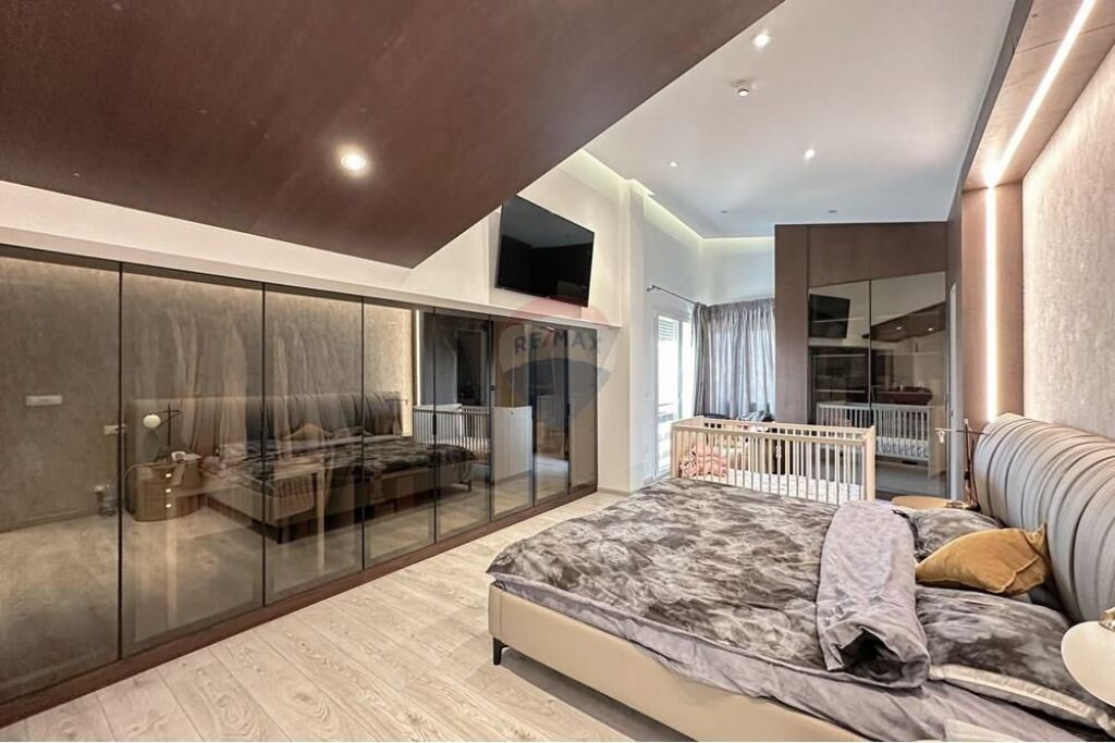 Luxury Villa for rent at Long Hill !