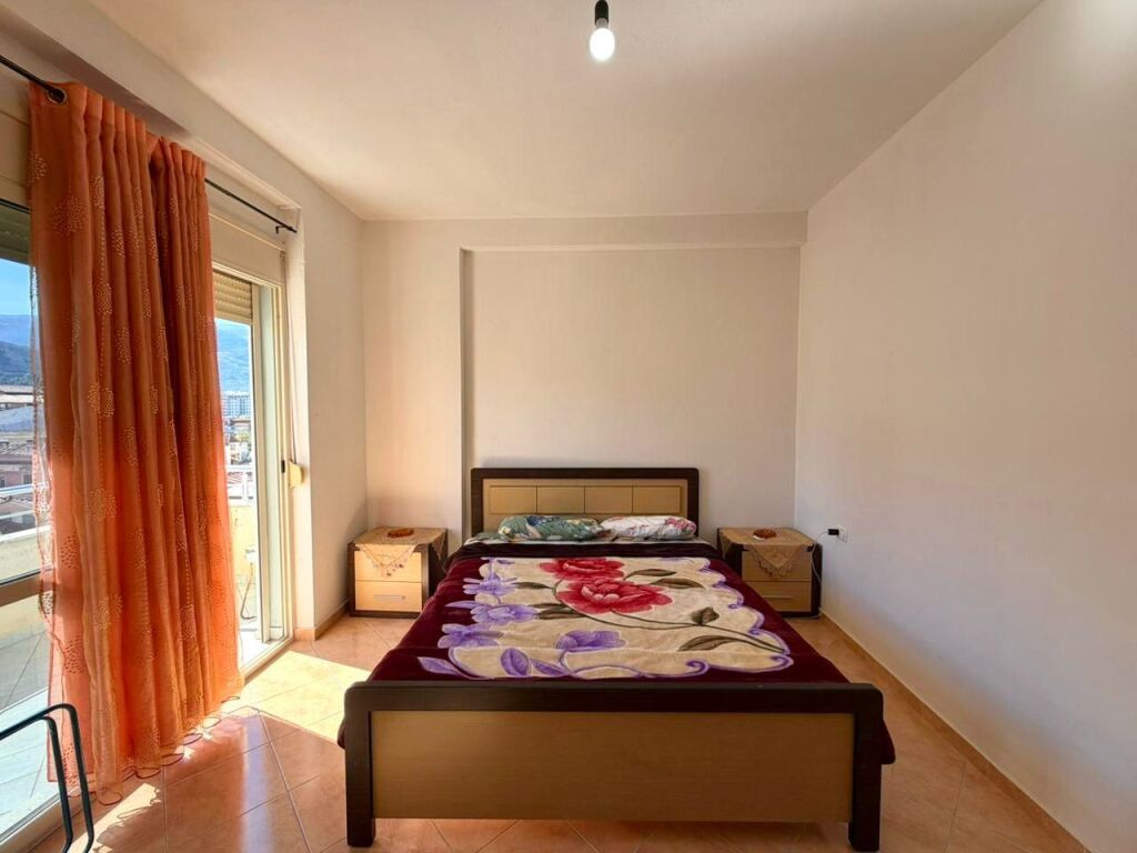 For sale: Apartment 2+1+2 balconies - near Tirana Bank, Vlore