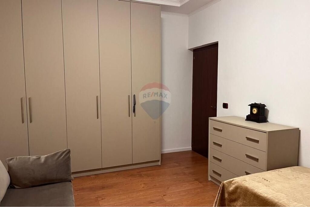 Apartment 3+1+2+parking for rent in Bllok