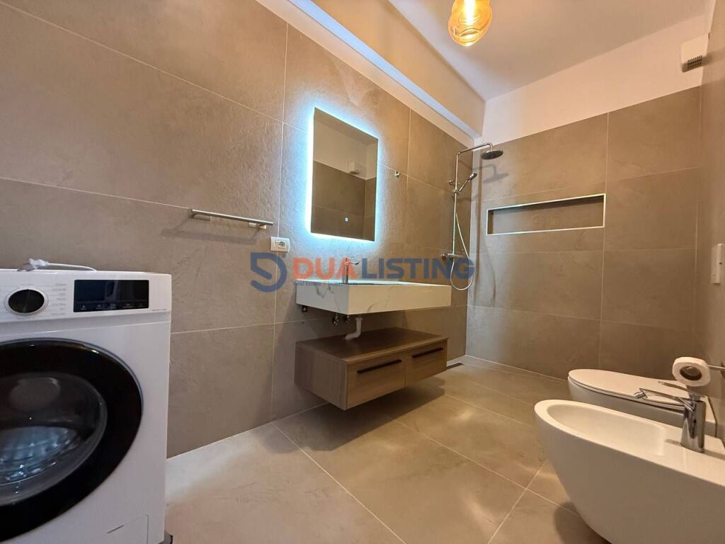 Modern 1+1 apartment in Xhamllik!