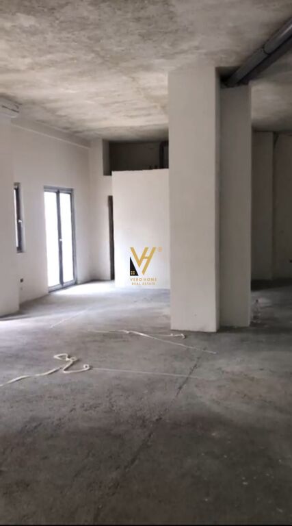OFFICE 153 M2 FOR RENT ON SALES STREET 3,000 EURO