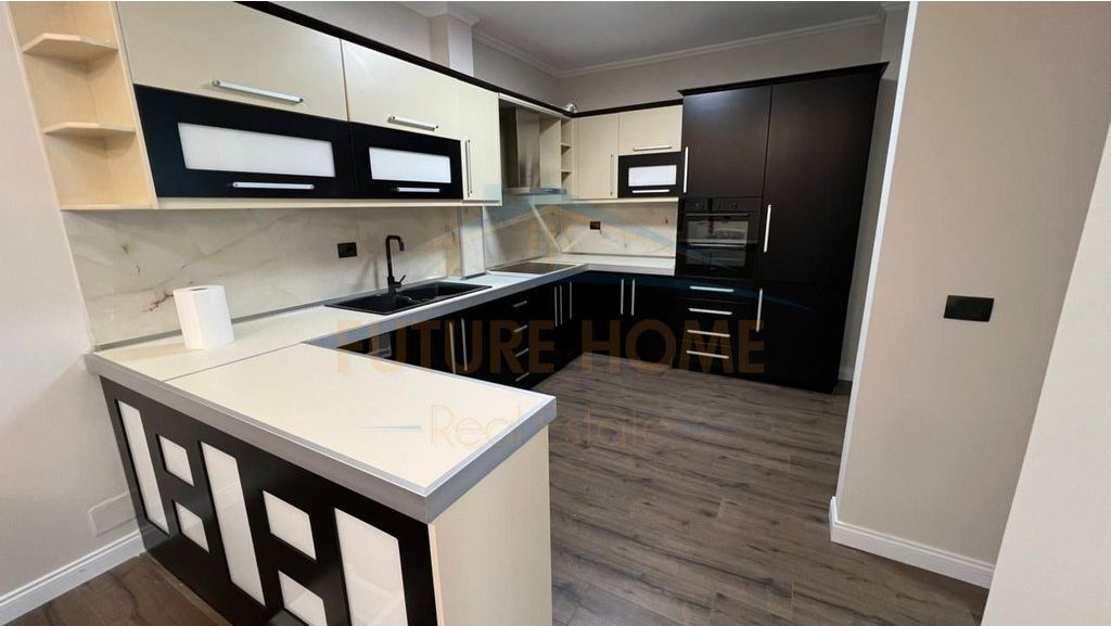 shes,apartament 2+1+2,Stacioni i Trenit