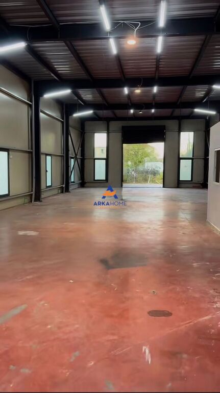 JEPET ME QERA KAPANON 500M2 "NE MËZEZ PRANE TOP CHANEL" 3000 EURO