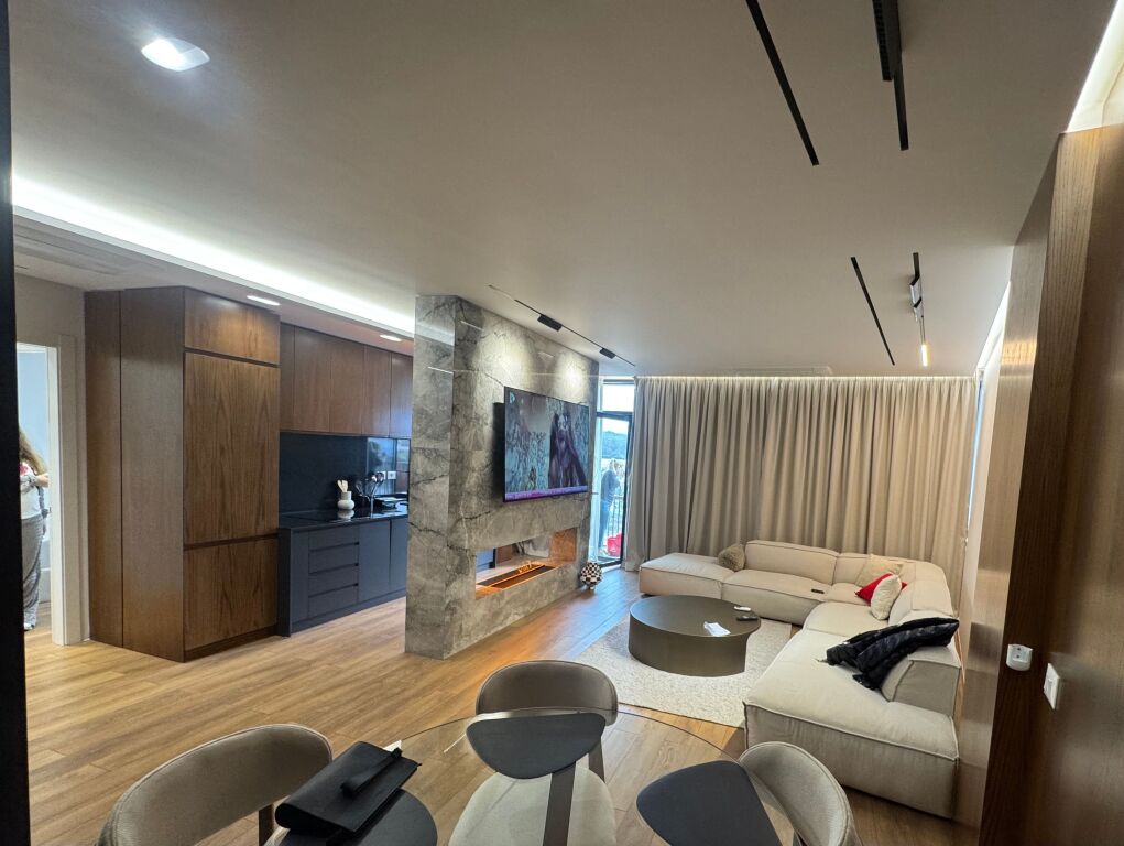Jepet apartament 2+1+2+🅿️ me qera