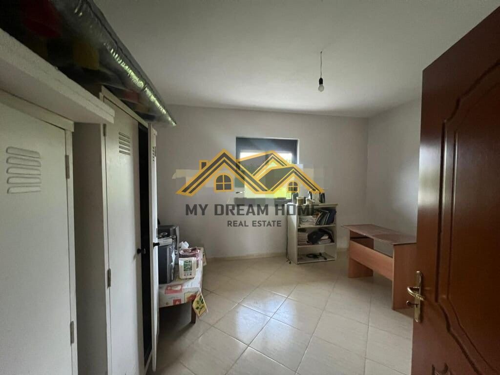 VENDESI PRIVATO IN VENDITA A ISH KENETE DURRES!
