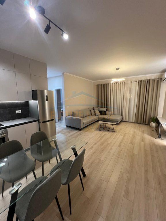 Affitto, Appartamento 1+1, Via Dibrës, Tirana.