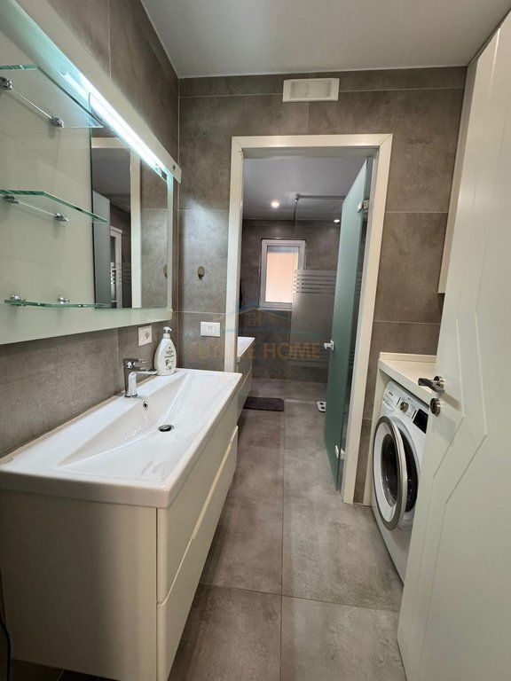 In vendita, Appartamento 2+1, Via Abdyl Frashëri, Blloku, Tirana