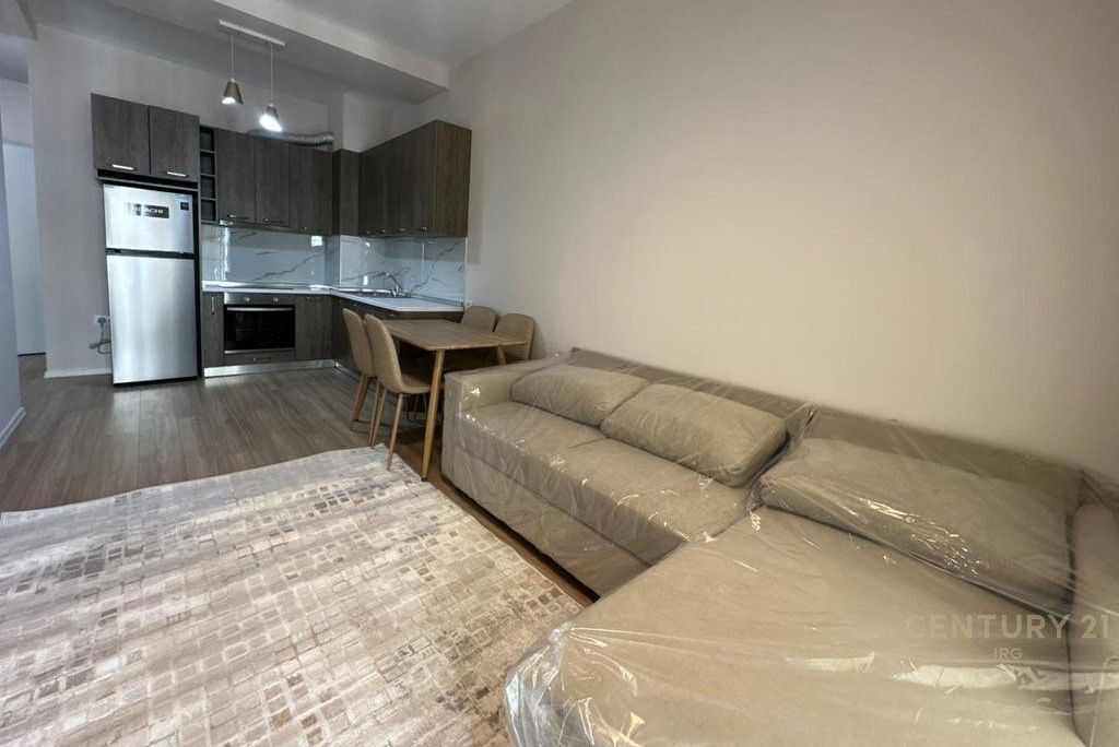 Jepet me qera apartament 1+1 tek Kompleksi Magnet, në zonën e 21 Dhjetorit
