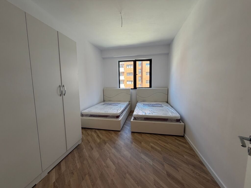 Jepet me qera apartament 2+1  + 🅿️📍 Astir, Kompleksi Urban Gate  ✔️ Kati 5✔️ Pallat me ashensor✔️ I mobiluar✔️ Ambient i bollshëm dhe i organizuar mirë✔️ Përfshihet vend parkimi  💰 Çmimi: 600 euro/muaj  📞 Për më shumë informacion ose vizitë, kontaktoni