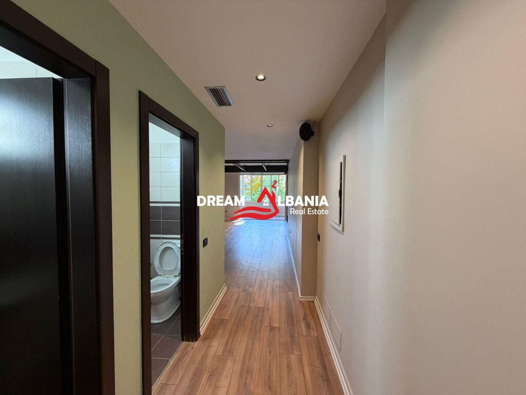 Locale commerciale negozio in affitto al Liqeni i Thate, via Eduart Mano (ID 42711020)
