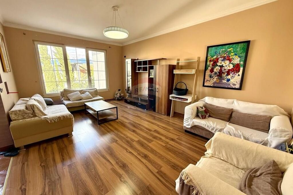 Villa su 3 piani in vendita a Sauk!!!
