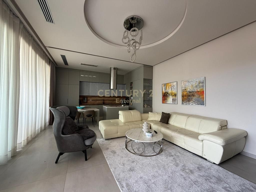 Appartamento 3+1 con parcheggio in vendita a Golden Park 3.