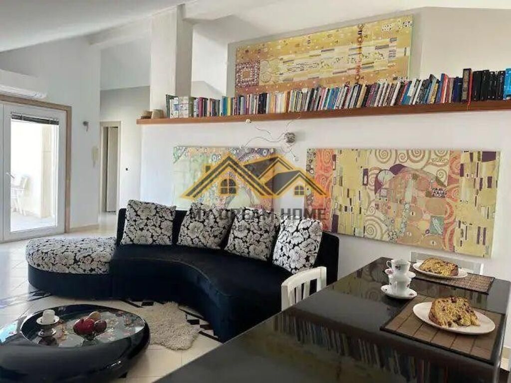 VILLA DI 4 PIANI IN VENDITA NEL CENTRO DI DURRËS VICINO AL TRIBUNALE !