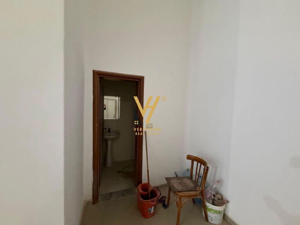 JEPET AMBIENT BIZNESI 150 M2 ME QERA TEK ISH ALPHA BANK , ASTIR 85.000 LEKE