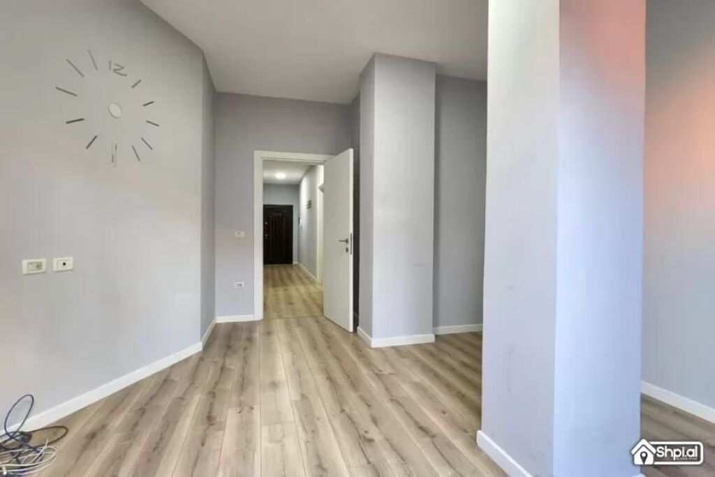 🤩Shitet: 2+1+2🚾 & Ballkon Gjigand 📍( M. Shyri - Mulliri Vjetër/Rr. Islam Alla) 400m nga Sheshi Skëndërbe 122m² Çmimi 278.000€ ✨