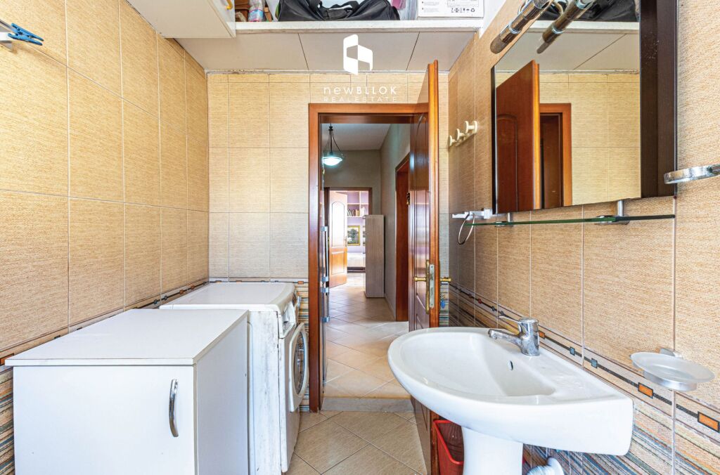 🌟 In vendita: 2+1 nel Cuore di Tirana (📍Piazza Skanderbeg – Via Fortuzi) 74m² NETTI, 🔥179,000€ 🔥 4° Piano Planimetria Perfetta --  