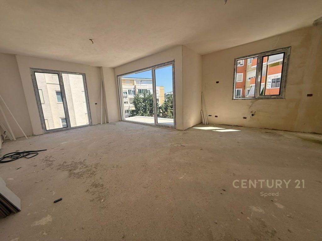 Apartment 2+1+2 for sale at the Dry Lake! 250,000 €