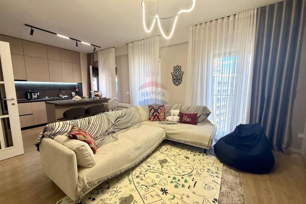 Apartament luksoz ne shitje tek Bulevardi i Ri!