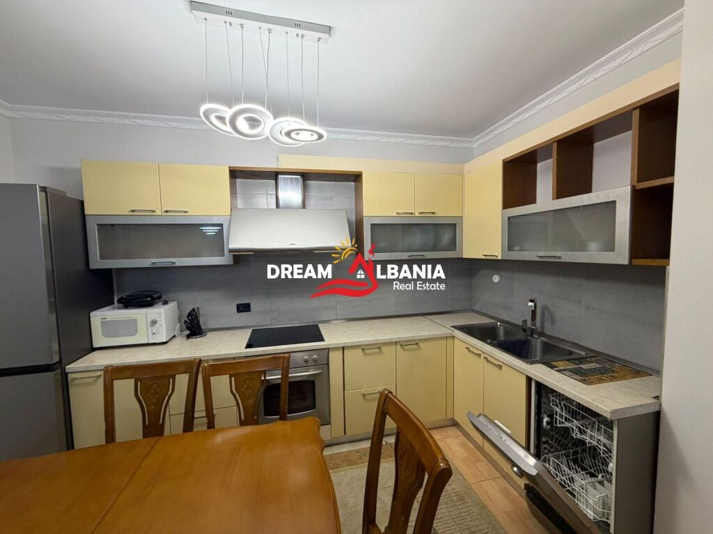 Jepet me qera apartament 2+1+2 tek 21 Dhjetori prane Joenes (ID 42215521)