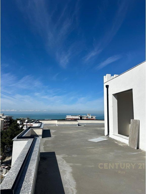 Attico 2+1 in vendita a Golem, Durrës - 300.000€ | 75 m² + 137m2 Veranda Vista Mare!