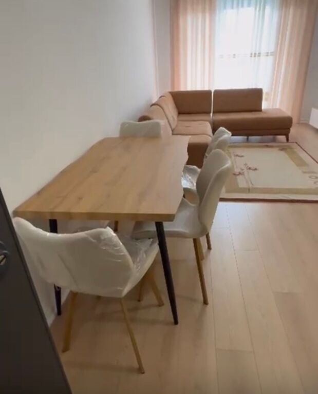 Apartament 2+1 me qira tek 5 Maji