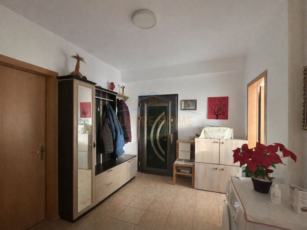 Qera, Apartament 2+1, Laprake