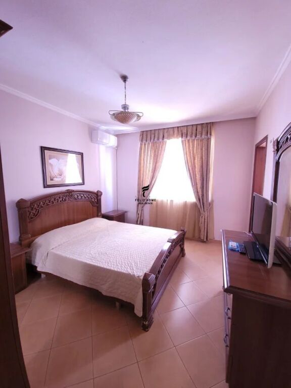 APARTAMENT ME QERA 2+1 ISH EKSPOZITA 80.000 LEKE FH-67896