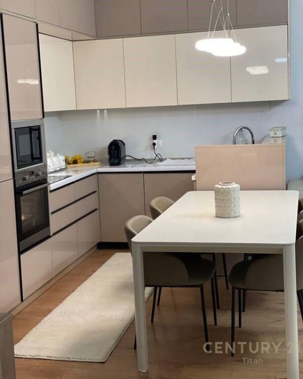 Jepet me qira apartament modern 3+1+2+parkim ne Fiori Di Bosco