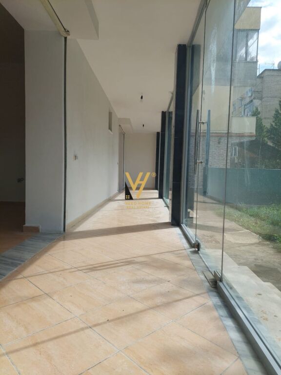 SHOP FOR RENT 58 M2 IN LAPRAKE 60,000 LEKE