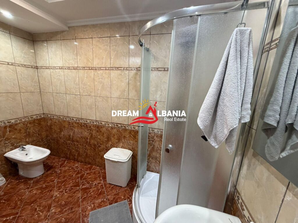 Jepet me qera apartament 2+1+2 tek 21 Dhjetori prane Joenes (ID 42215521)